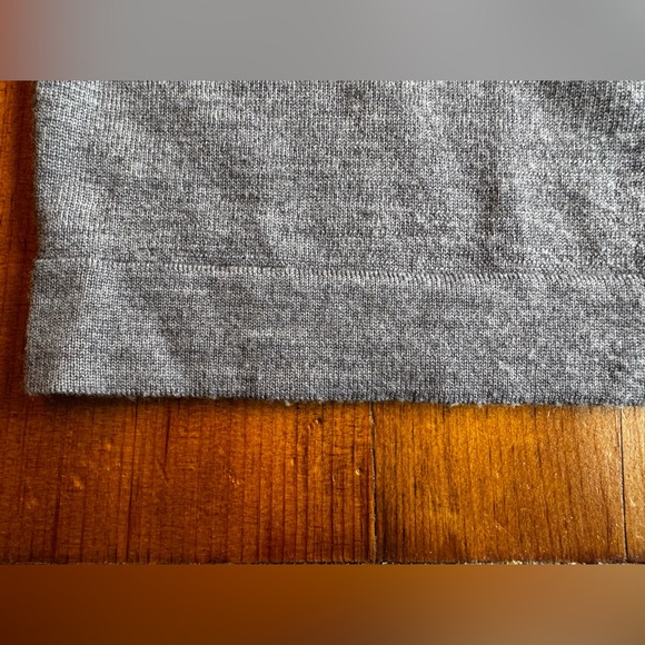 Merino wool vest from Bloomingdale’s. Side M - Picture 8 of 8